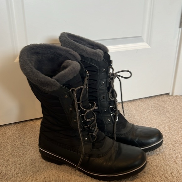 Like new JBU snow boots - Picture 2 of 6